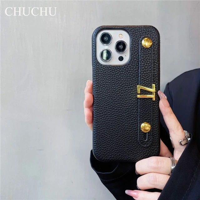 Capa de couro Metal Gold Name Pulseira, capa inicial personalizada, iPhone 14 Pro Max, 13, 12, 11... | AliExpress (US)