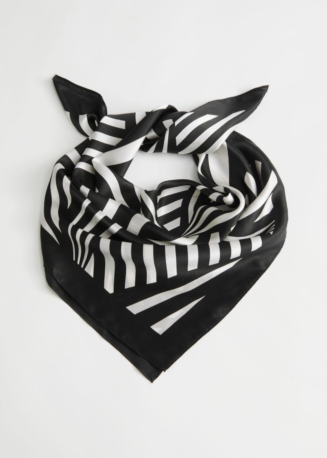Graphic Mulberry Silk Scarf - Black | & Other Stories (EU + UK)