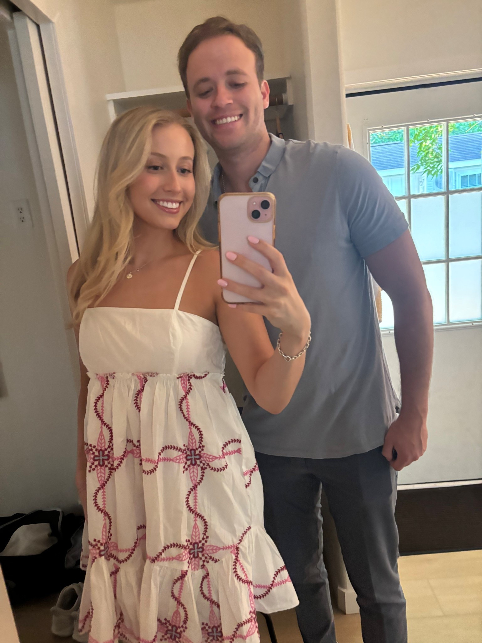 This dress is on SALE!! I love this dress and how flattering it is! 

#LTKTravel #LTKSaleAlert #LTKStyleTip
