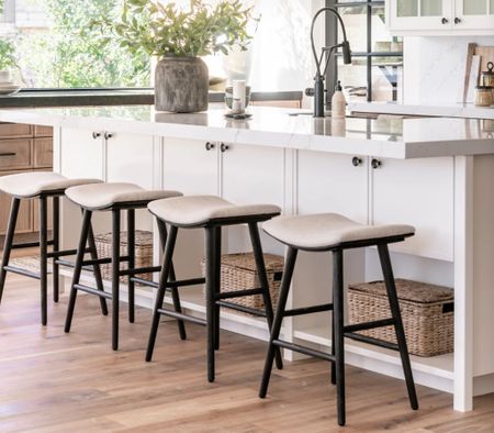 Saddle stools to die for!!

#LTKhome