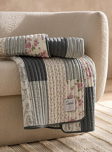 Nostalgic floral patchwork quilt120 x 150 cm | Simons