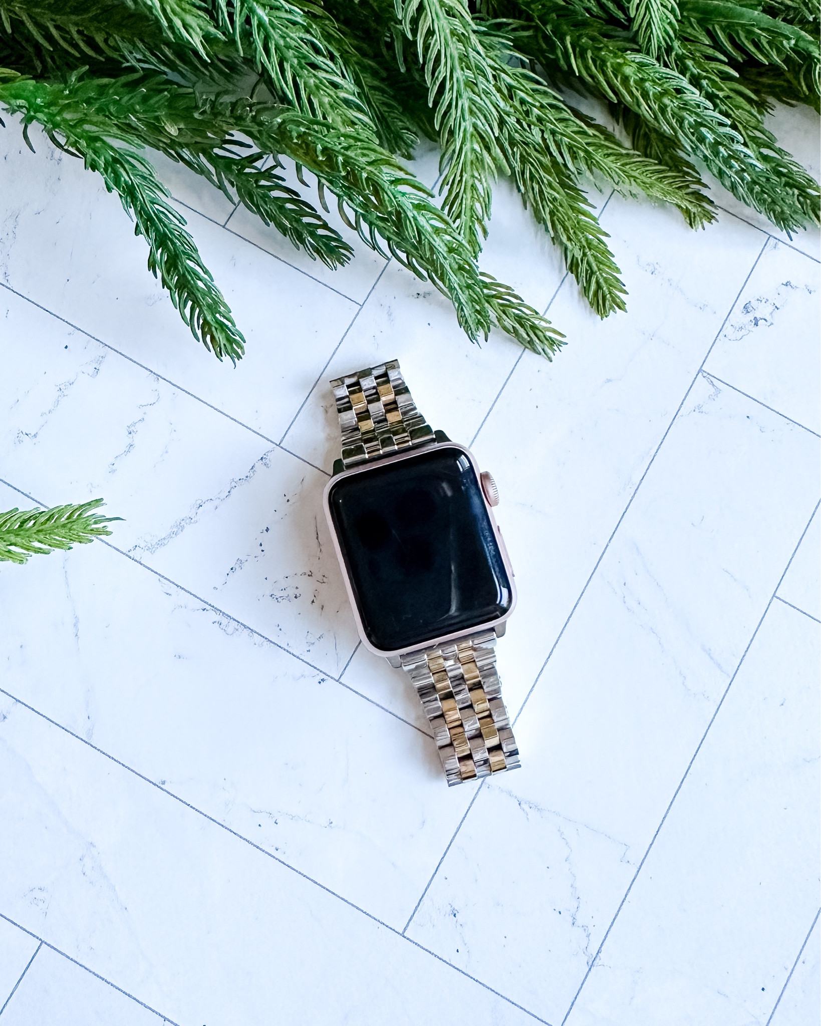 Kendra Scott Apple Watch band 25% off 

#LTKGiftGuide #LTKsalealert #LTKCyberweek