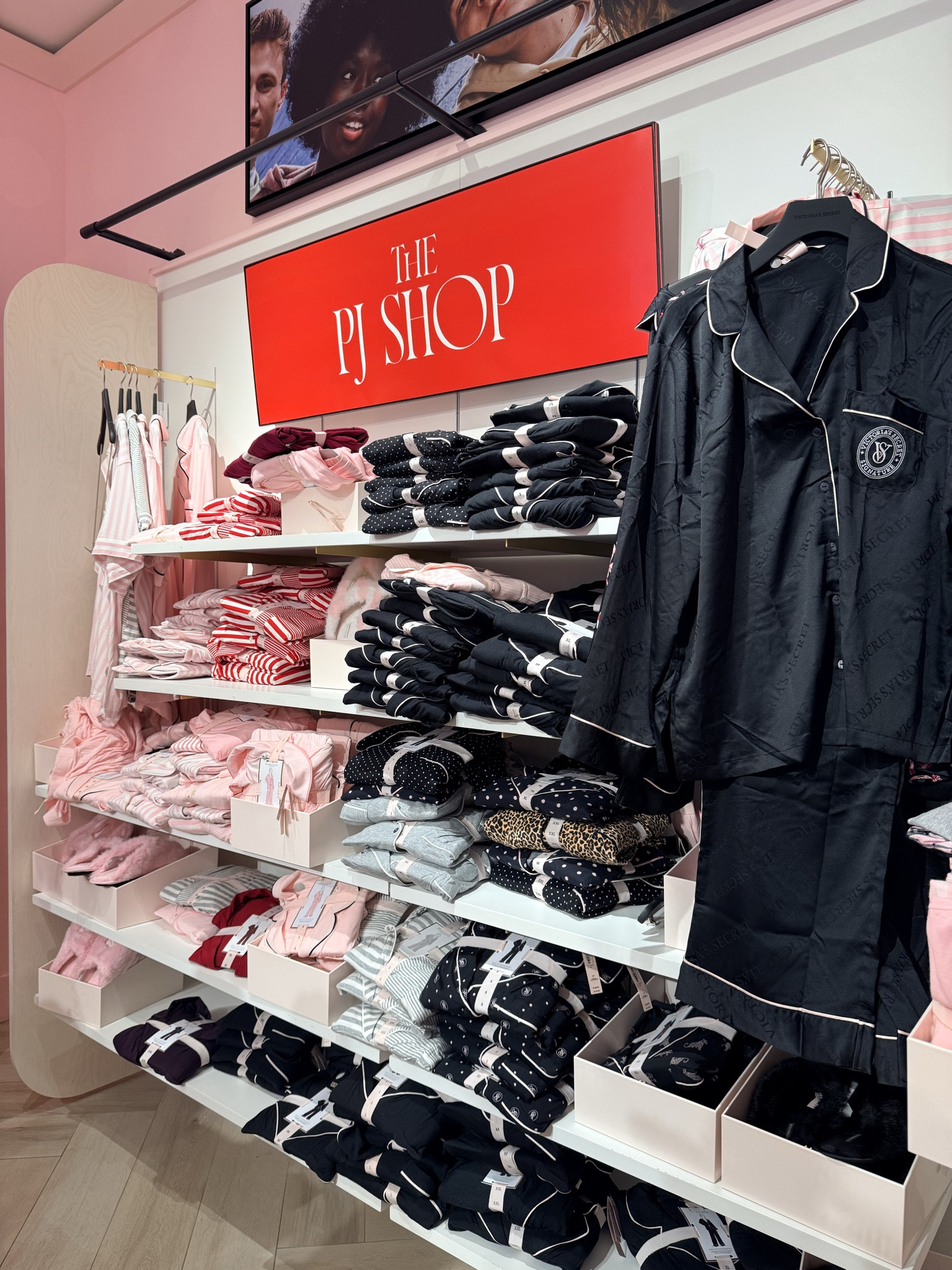 Victoria’s Secret sale season never disappoints 😍
Perfect time to stock up on bras, lounge, pajamas, and beauty staples you’ll wear on repeat.
Everything I’m loving is linked on LTK so you don’t miss the good stuff!

#victoriassecret #vssalealert #pajamadeals #beautydeals #cozymoments #LTKfashion #LTKbeauty #LTKfinds #LTKsale #shoppingfavorites #onlineshopping #ShoppingWithPriiincesss #Atlantamom #AtlantaCreator #Atlantacontentcreators

#LTKSaleAlert #LTKHoliday #LTKGiftGuide