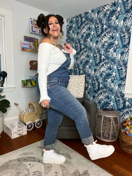 The Dr. Scholls Friends & Family sale starts tomorrow 10/6! I’m obsessed with these platform high tops😍 use code SOCIAL30 to save 30% and get free shipping🎉

#LTKsalealert #LTKshoecrush #LTKstyletip