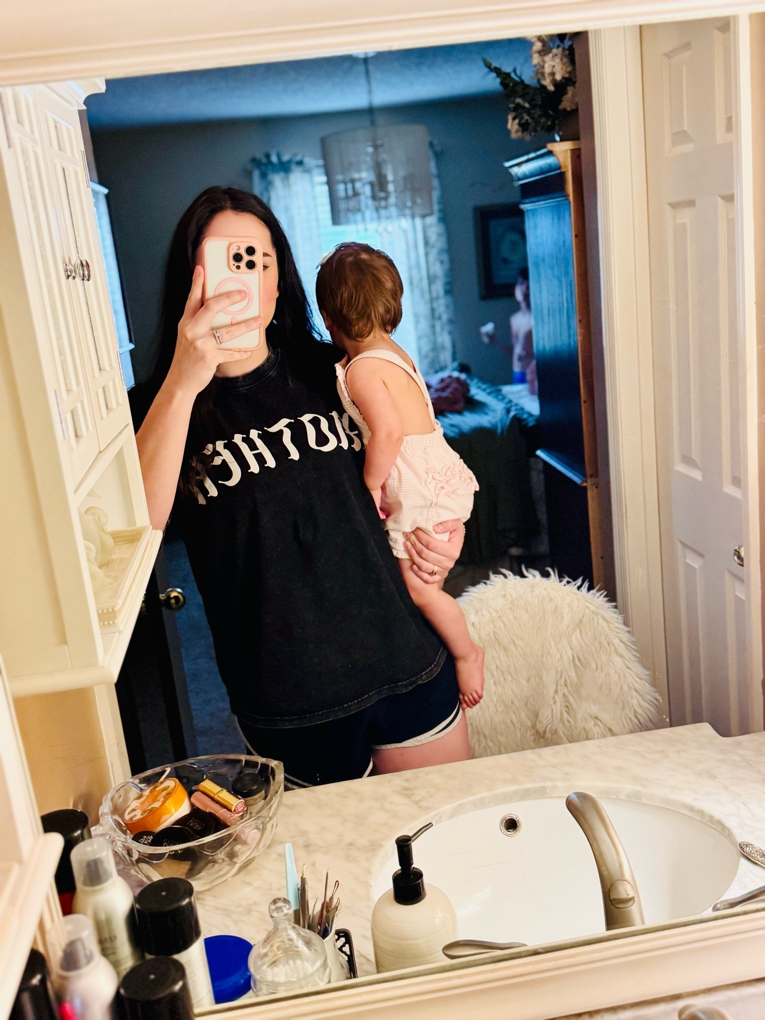 Mother 👑 the cutest tee for a lazy weekend

#LTKMothersDay #LTKdayinmylife #LTKKids