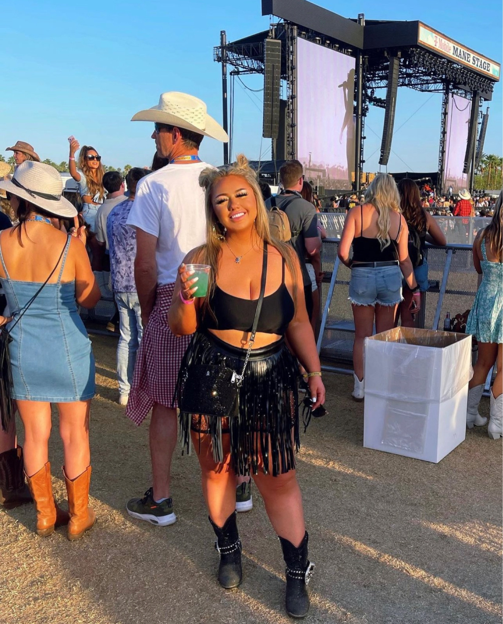 Stagecoach fit 

#LTKfit #LTKcurves #LTKFestival