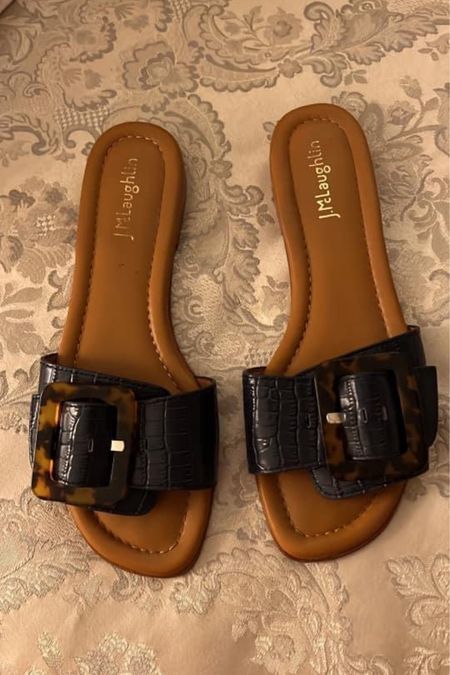 Summer sandals

#LTKGiftGuide #LTKSeasonal #LTKfit