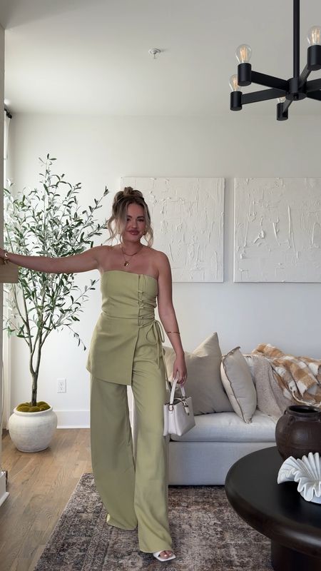 Cute date night outfit ideas! Wearing 6 in the green jumpsuit (I’d recommend sizing down one it runs a little big) & size 6 in the gray dress (I recommend sizing up one if you’re between sizes), size 6 in the gray leather jacket too! All from pretty little thing! 

#LTKSeasonal #LTKstyletip #LTKfindsunder100