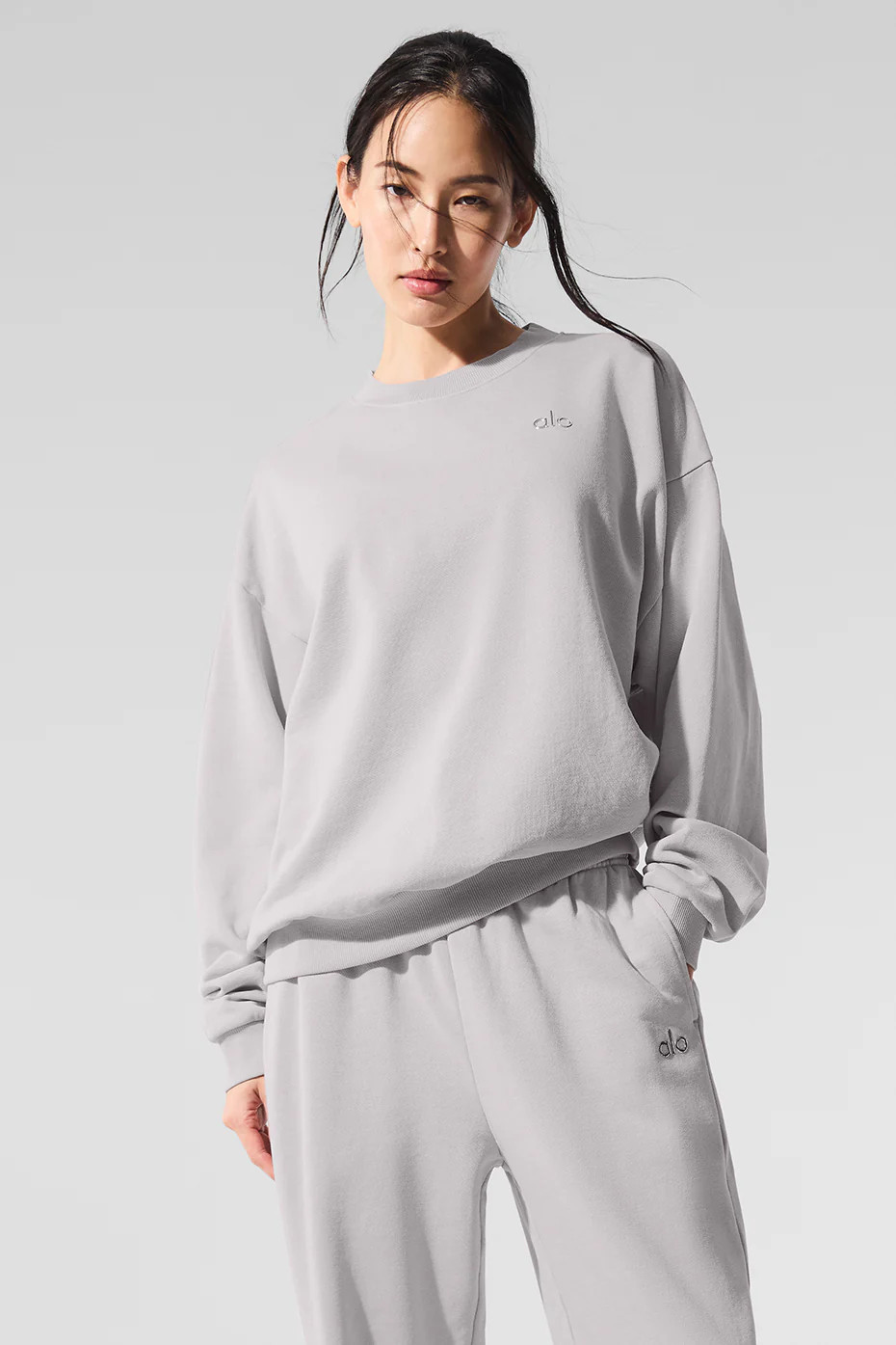 Alo Yoga� | Washed Accolade Crew Neck Pullover in Grey Sky Wash, Size: Large | Alo Yoga (US)