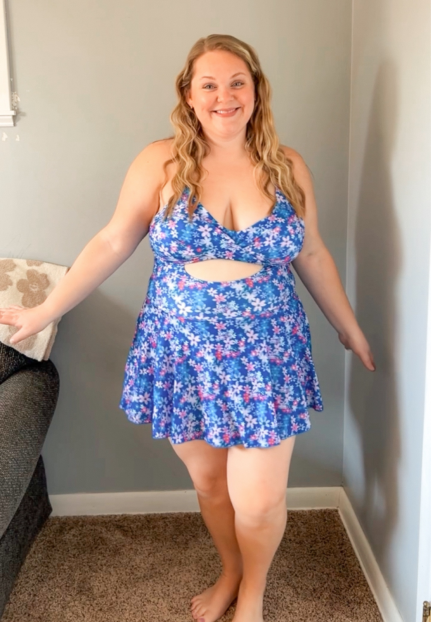 Such a cute sassy swim dress! Wearing an xxl 