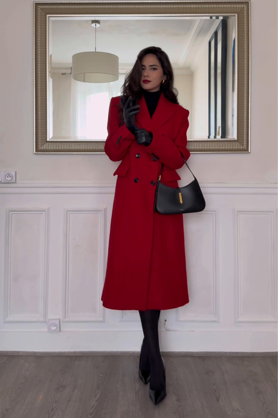 Red coat outfit ♥️

#LTKBeauty #LTKStyleTip #LTKHoliday