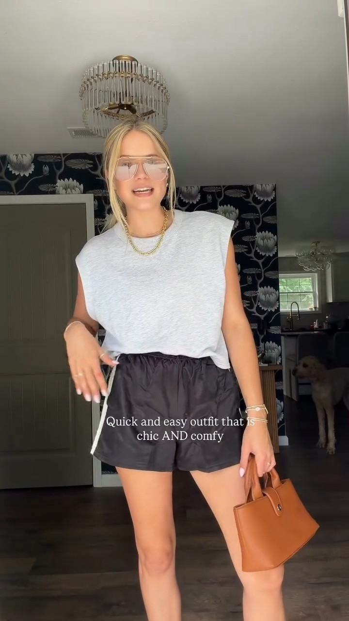 Quick ootd for errands and lunch — chic and comfy version because pieces that can do both are IT for me. LOVE this look! 🔗💃🏼

Comment SHOP for my outfit!

#outfitinspo #styleinspo #ltkstyletip #easyoutfits #summerstyle