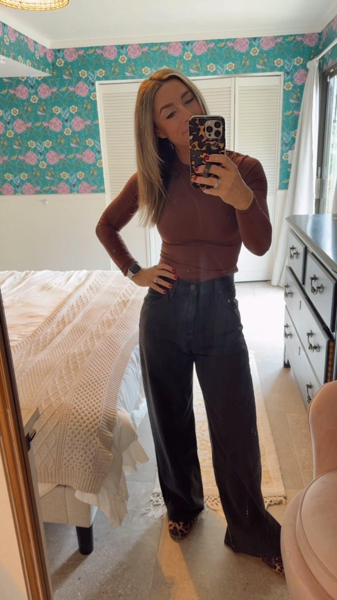 Women’s jeans, womens baggy jeans, cinch waist jeans, over 40, skims dupe, skims dupe long sleeve top 

#LTKOver40 #LTKmomlife #LTKHoliday