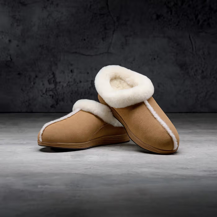 Men's Signature Slipper | LUXOME