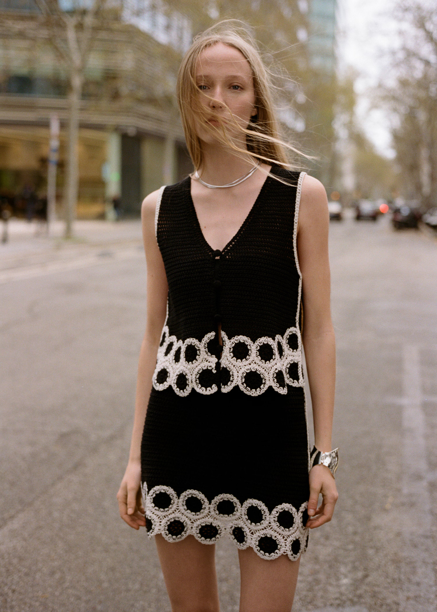 Circular-print crochet waistcoat - Women | MANGO United Kingdom | MANGO (UK)