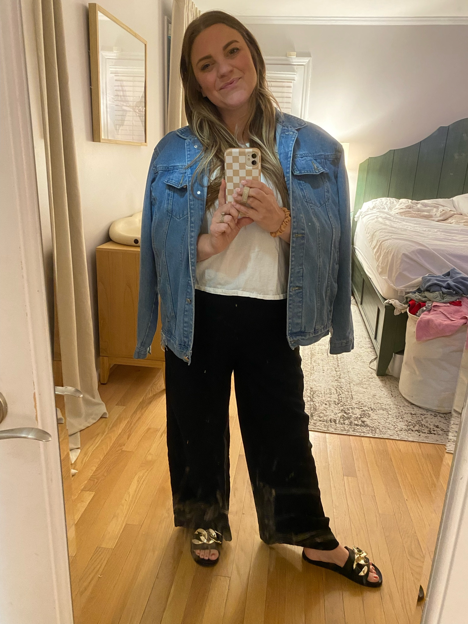 These wide leg linen pants from old navy are 10/10 

#LTKstyletip #LTKworkwear #LTKfindsunder50