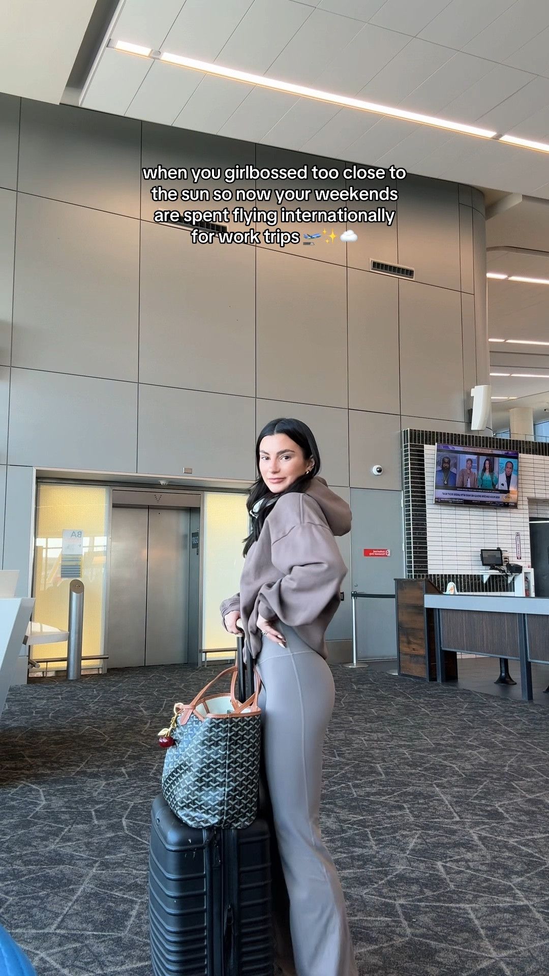 Cutest airport fit 🤍🤍🛫

#LTKActive #LTKStyleTip