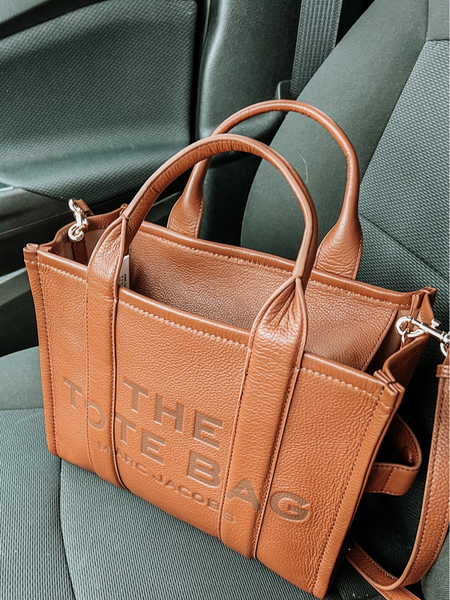 Dhgate Marc Jacobs Hand Bag 😍😍 been using this for 6 months+ and it’s in perfect condition!! 

#LTKfindsunder100 #LTKsalealert #LTKitbag