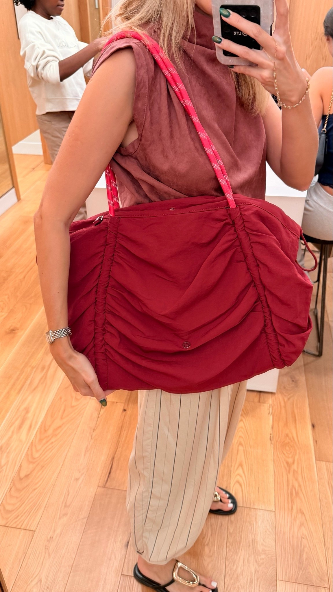 Found this beauty at @lululemon store and guys - this bag is HUGE!

#LTKSaleAlert #LTKfitnessgoals #LTKselfcare