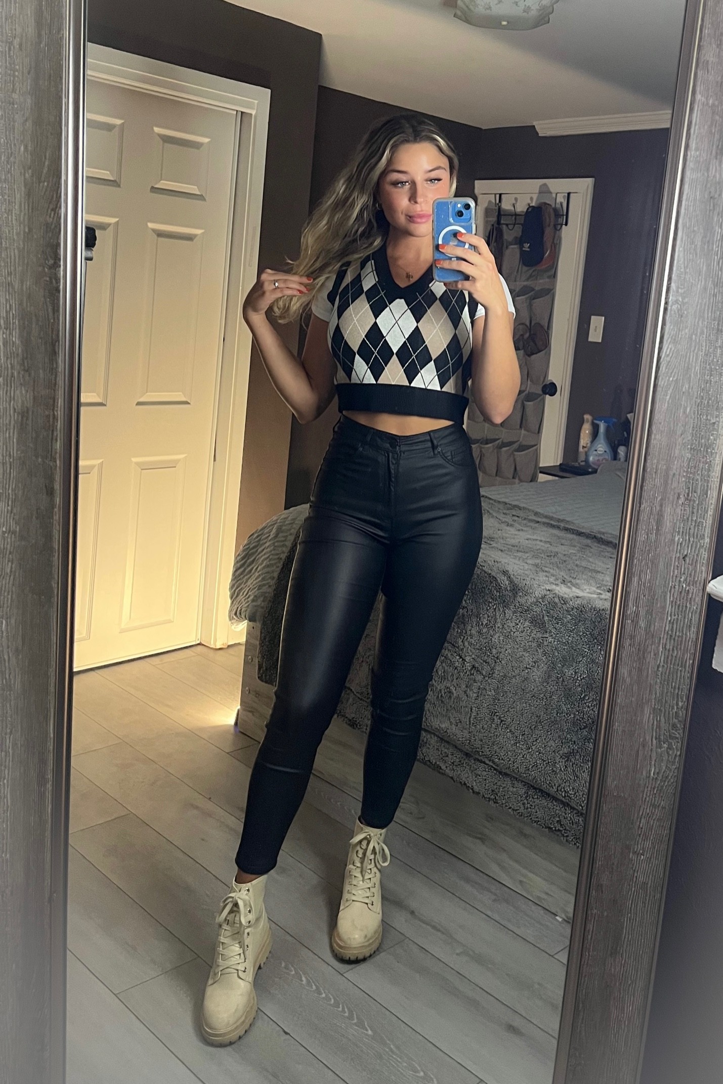 Fall Outfit Inspo
🍁Sweater Vest
🍁White Crop Tee
🍁 Black Leather Jeggings
🍁 Cream Boots


#LTKSeasonal #LTKunder50 #LTKstyletip