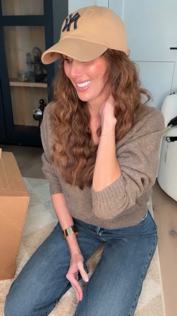 ootd // casual mom on the go 

#LTKgrwm #LTKootd #LTKmomlife