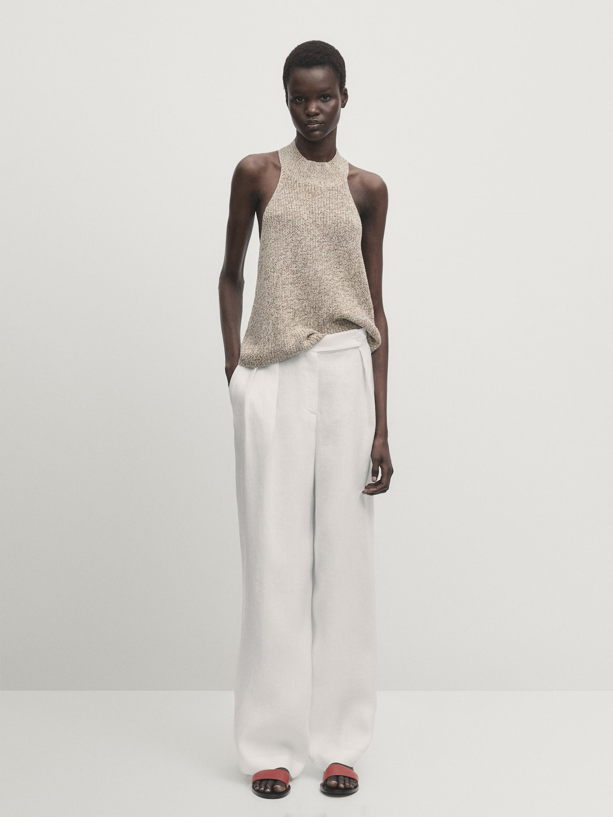 Linen wide-leg trousers with darts | Massimo Dutti UK