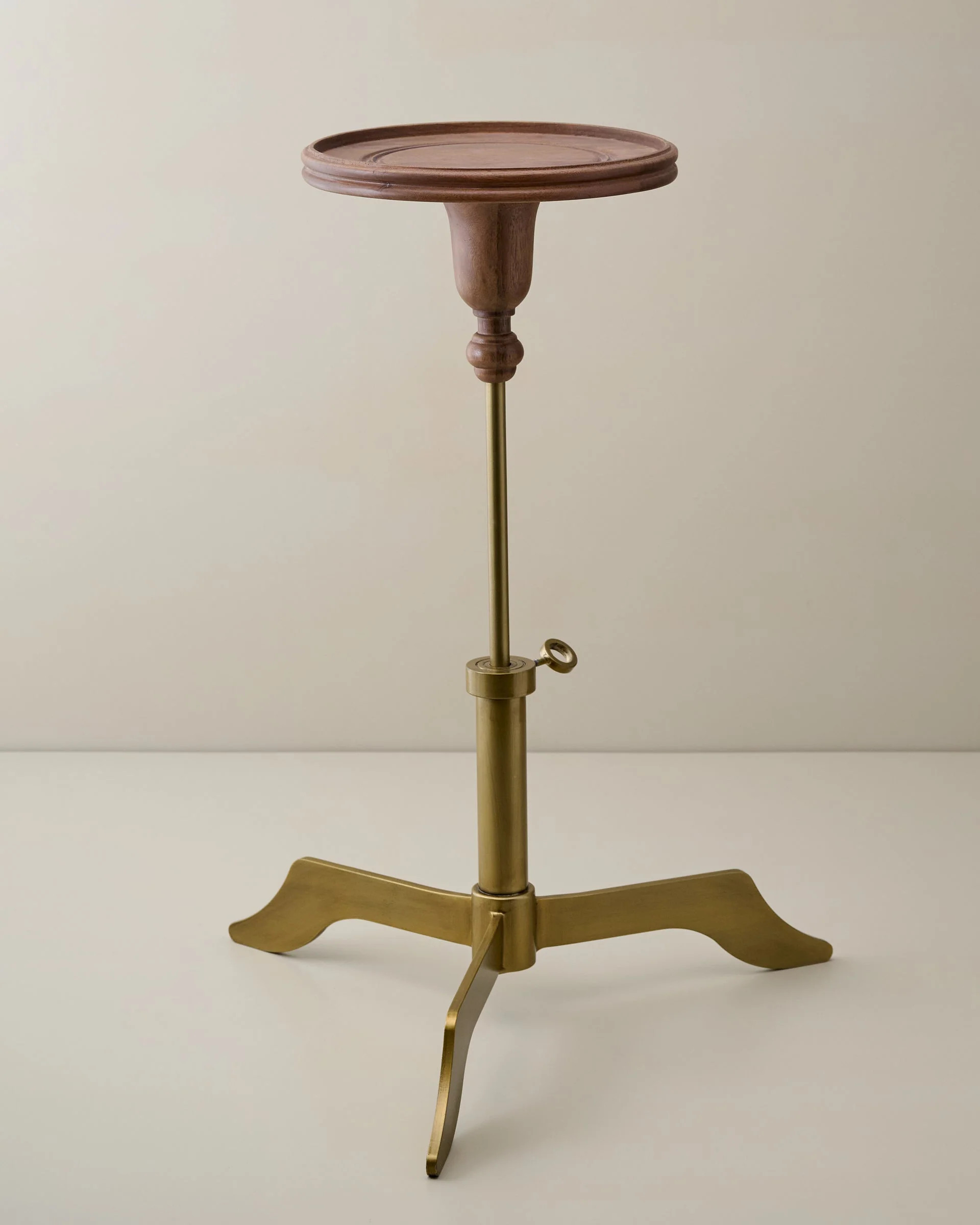 Jo's Vintage Inspired Adjustable Plant Stand | Magnolia