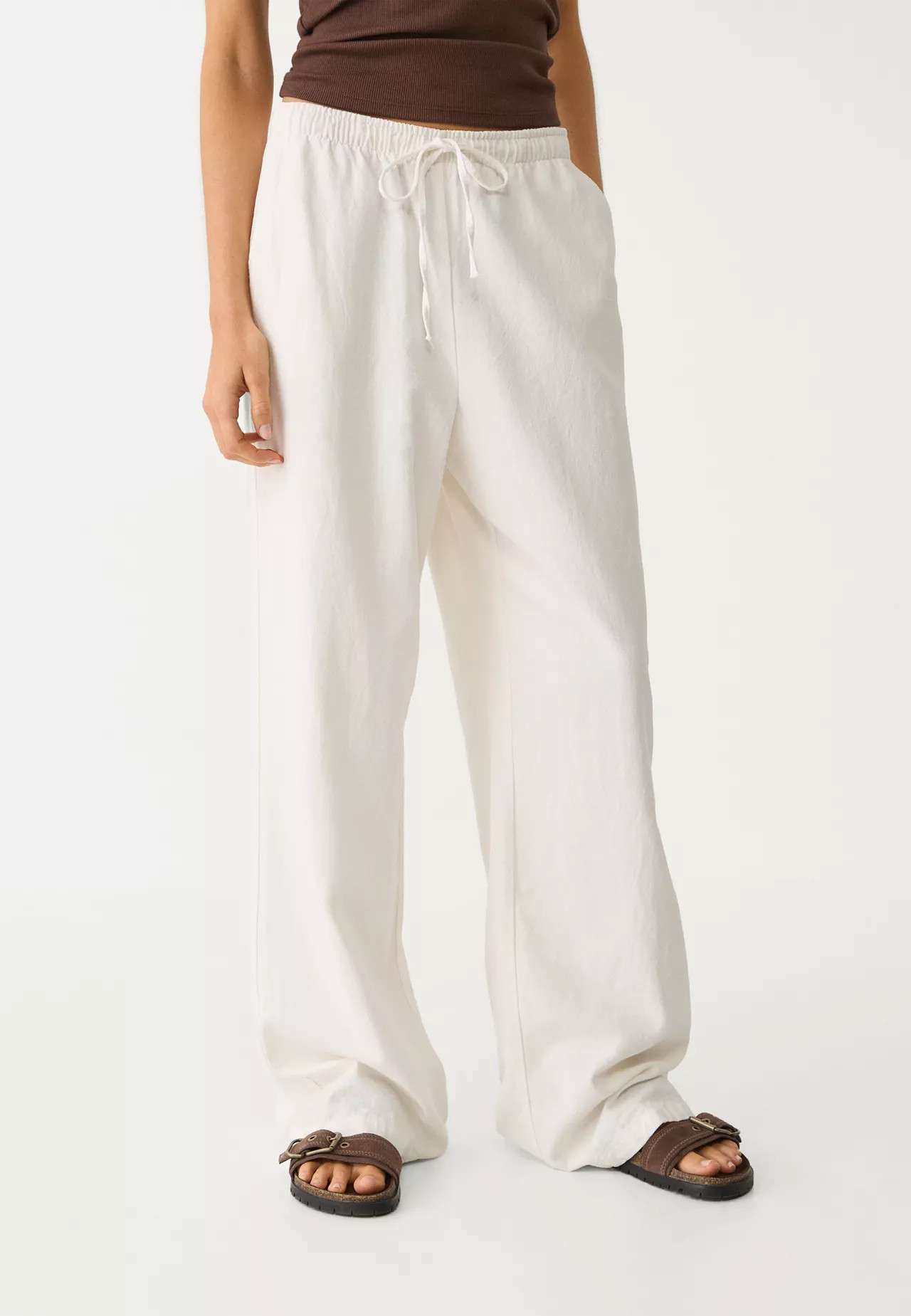 Flowing linen blend trousers | Stradivarius (UK)