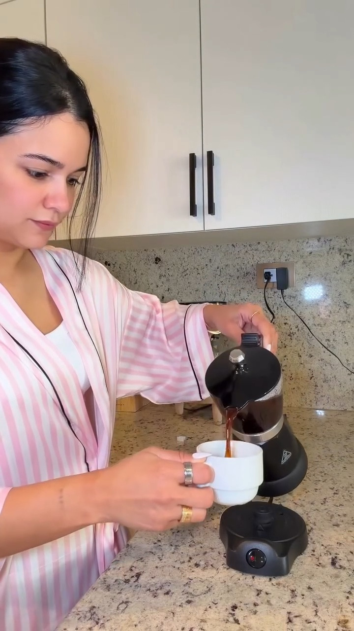 Solo las que amamos el café de greca entendemos! ☕️🤣
