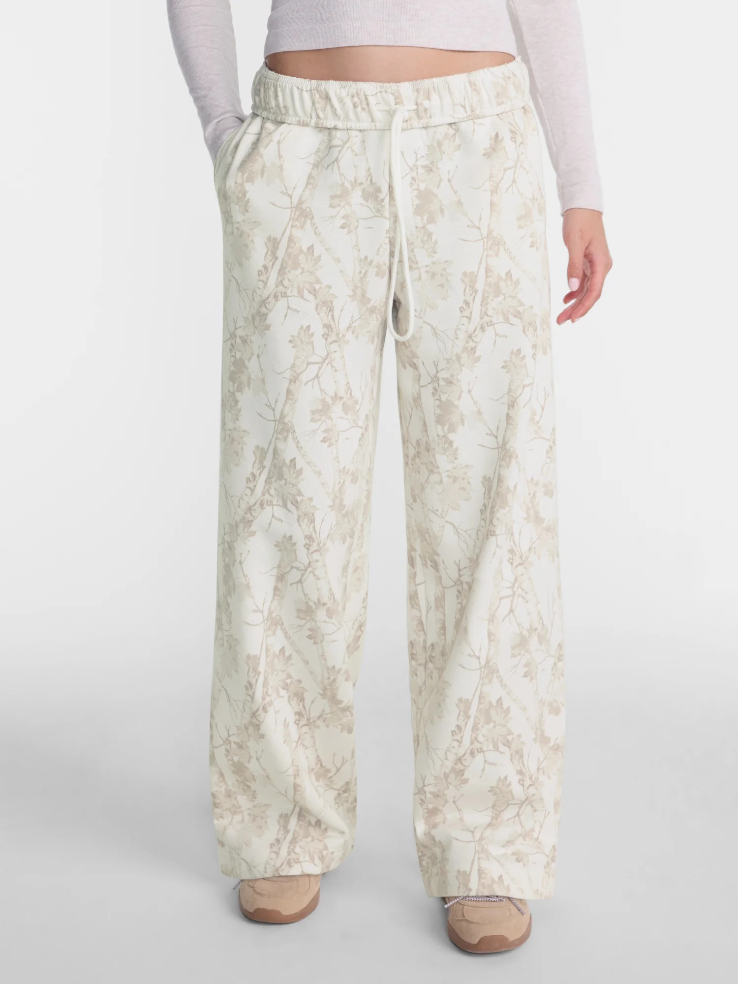 No Boundaries Wide Leg Fleece Pants, 28", 30", 32" Inseams, Women's & Women's Plus XXS-4X | Walmart (US)