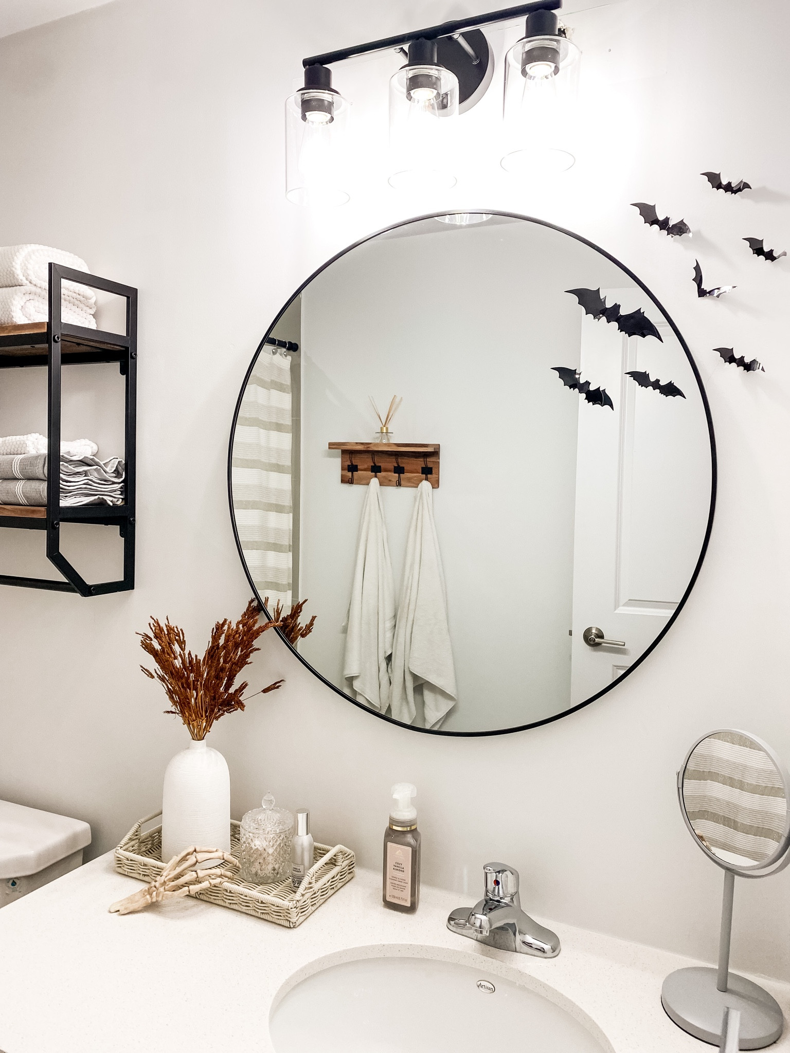 Halloween touches 🖤🦇

#LTKHoliday #LTKHalloween #LTKhome