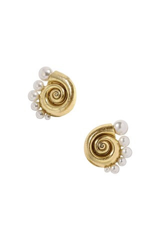 Lili Claspe Mini La Mer Pearl Earring in Gold from Revolve.com | Revolve Clothing (Global)