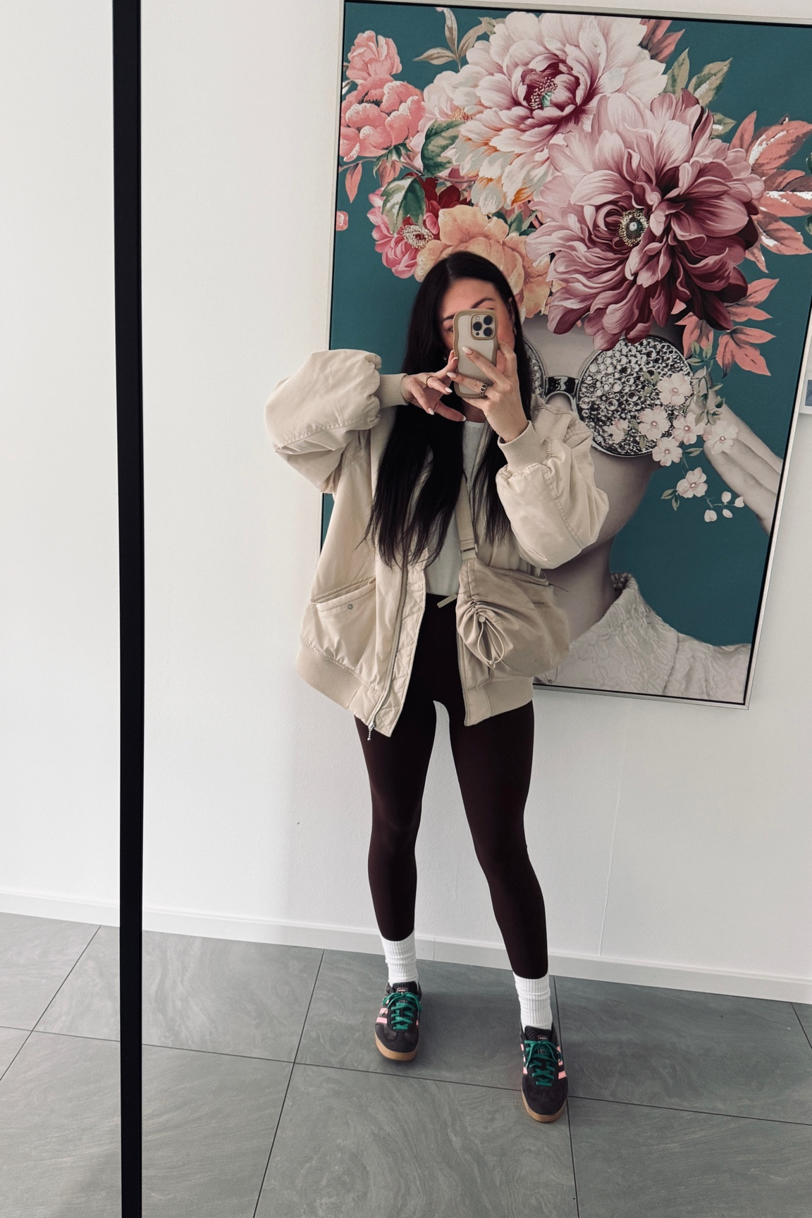 LOOK OF THE DAY
Diese Jacke ist leider schon älter [damals aus der H&M Männerabteilung]
Habe euch aber Alternativen verlinkt🫶🏼

#LTKspring #LTKstyletip #LTKdeutschland