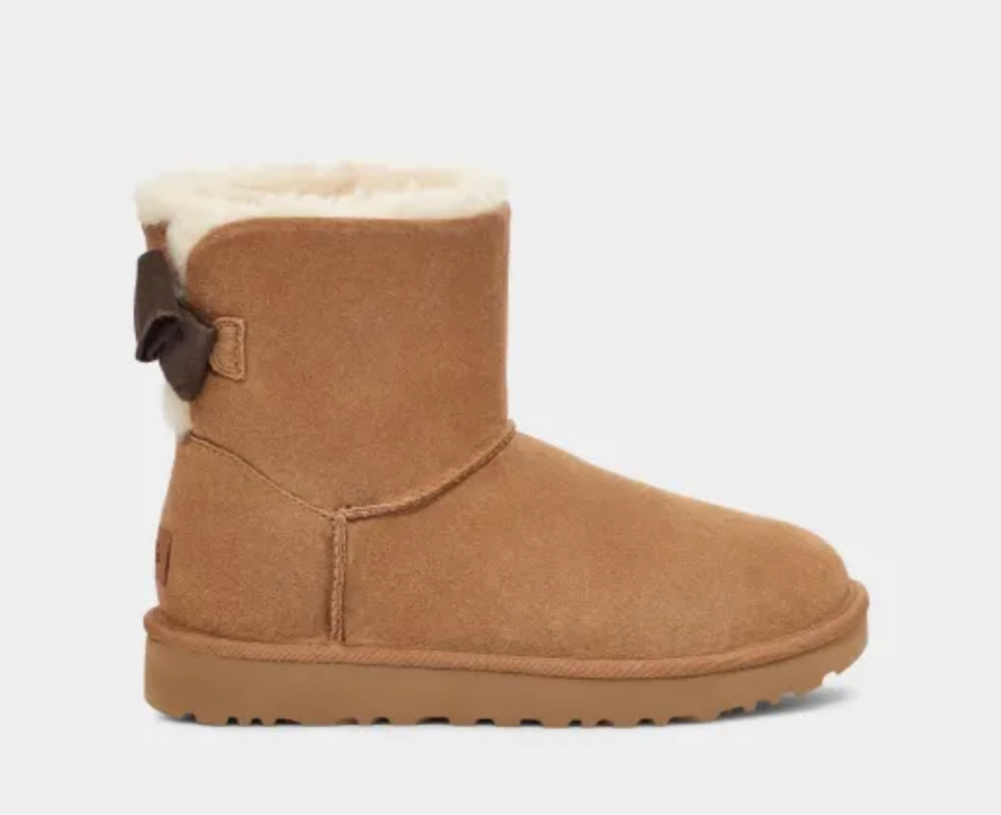 Looove these Bailey Bow Ugg Minis! 