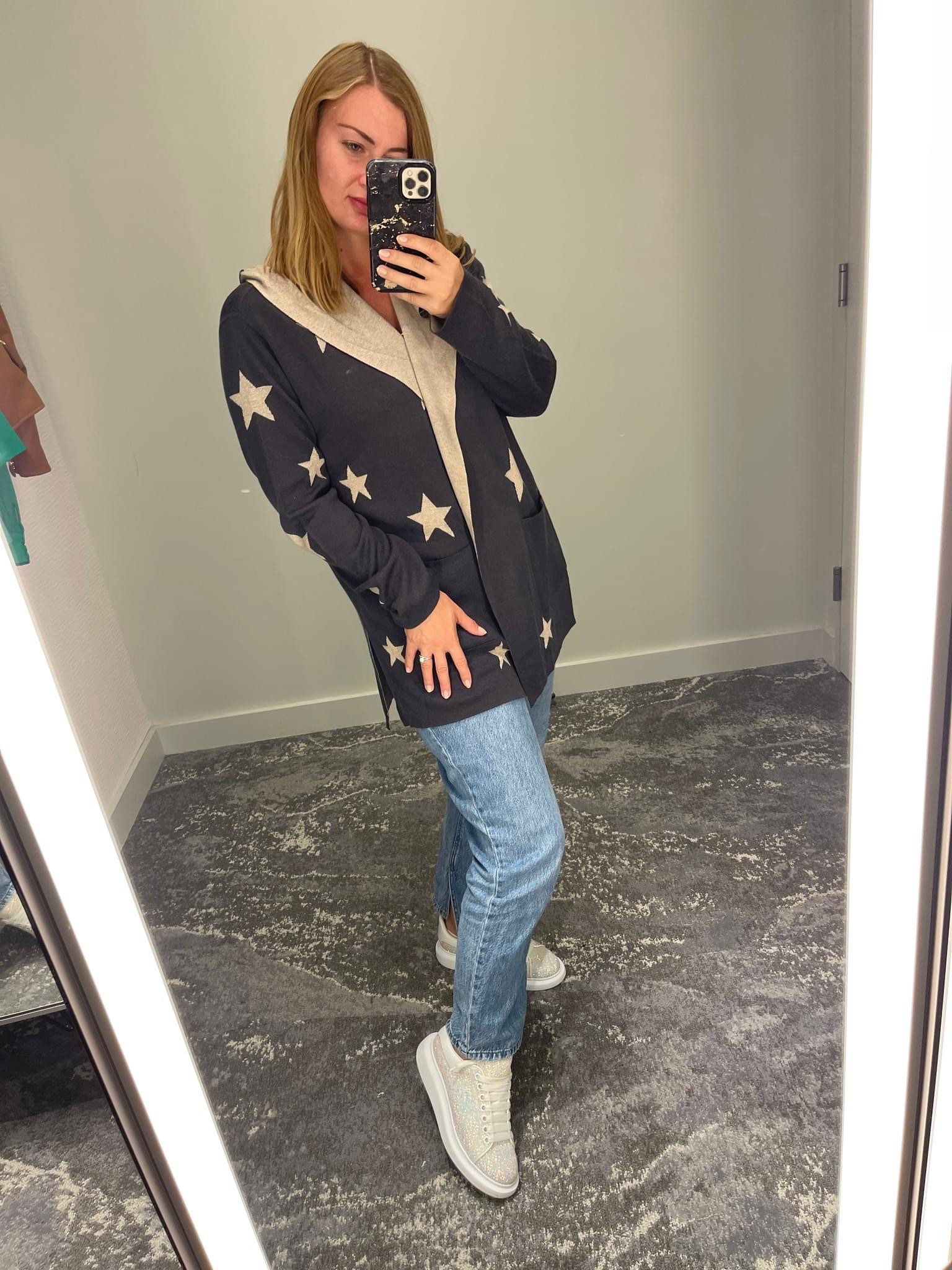 Cute & Cozy cardigan spotted on sale 😍

#LTKtravel #LTKsalealert #LTKSeasonal