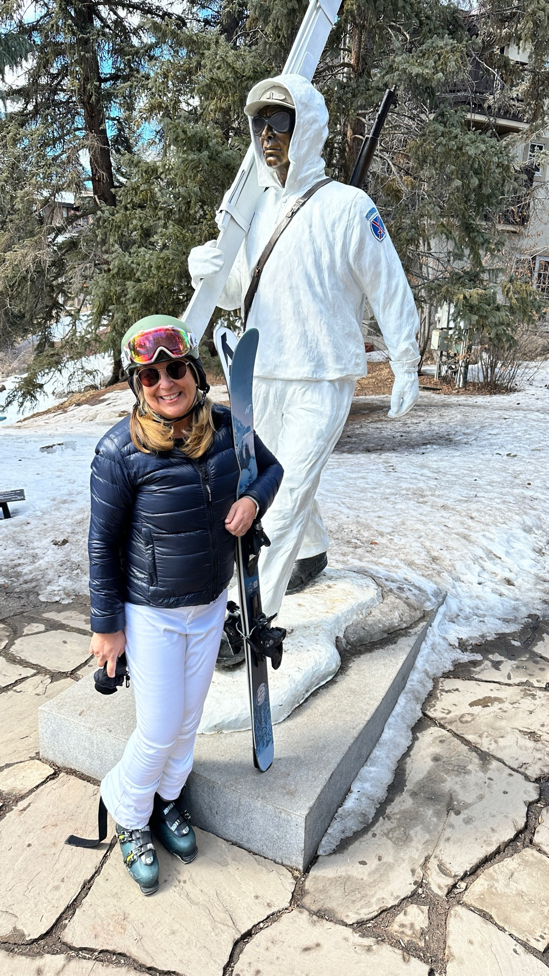 If I had to pick one thing in my entire closet I can’t live without…it’s my Canada Goose lightweight down jacket. 💯💙 A friend for all season! ❄️🍂

#LTKdayinmylife #LTKActive #LTKSeasonal