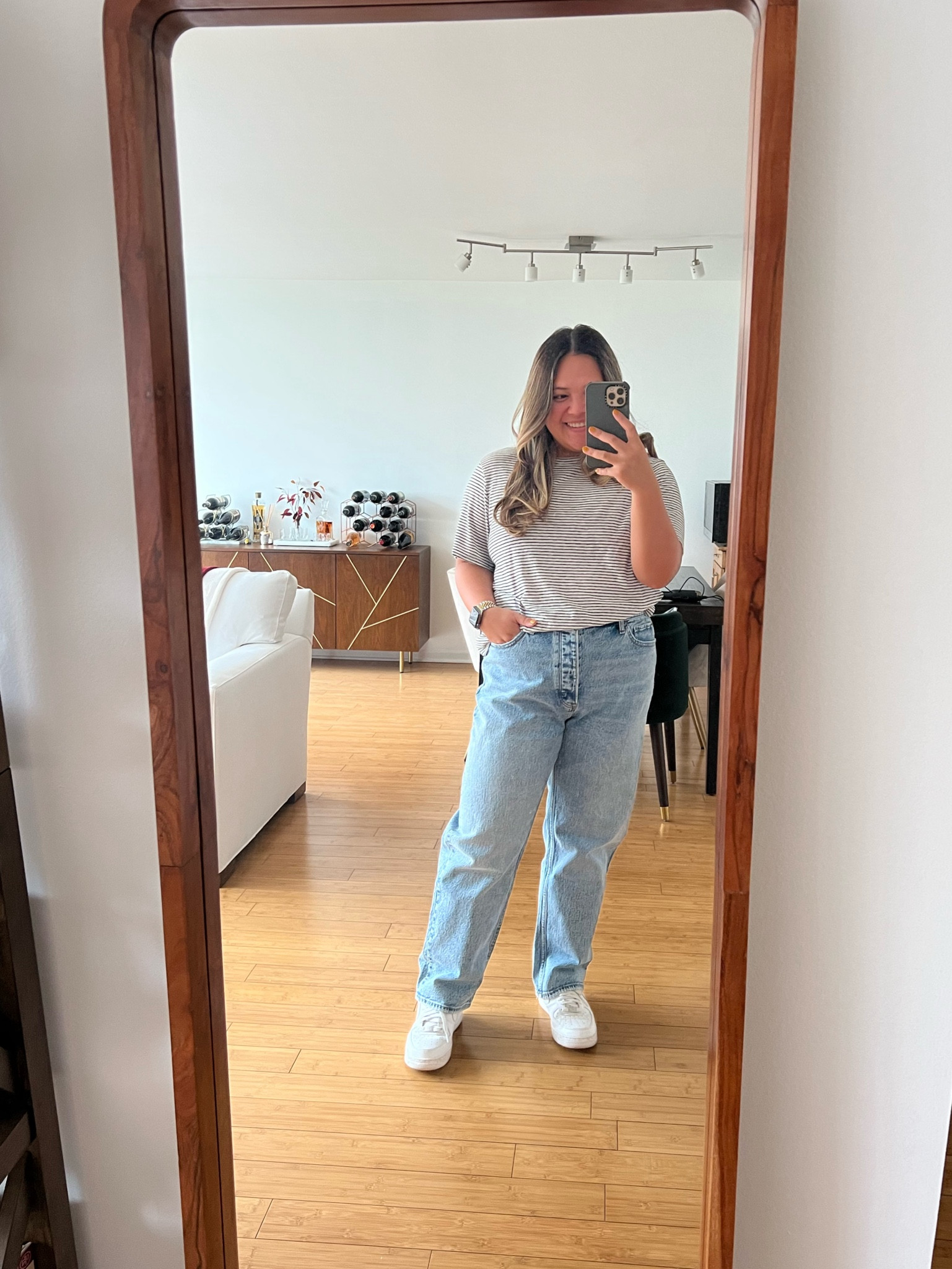 Obsessed with these dad jeans and the most perfect length for my 5’2” self - currently 25% off! Fits looser than usual in the waist, but the rest fits perfectly.


#petitedenim #petitelength #abercrombie #denim #casualoutfit #weekendstyle #lightwash #targetfinds #nike #whitesneakers #airforceone

#LTKsalealert #LTKSeasonal #LTKunder100