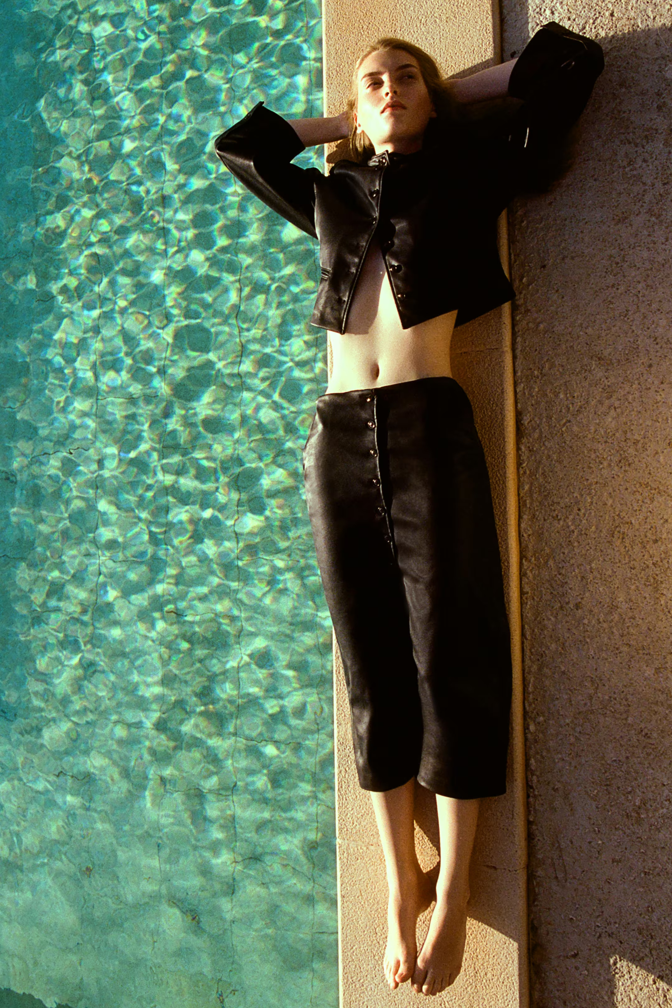 Coated pencil skirt | H&M (UK, MY, IN, SG, PH, TW, HK)