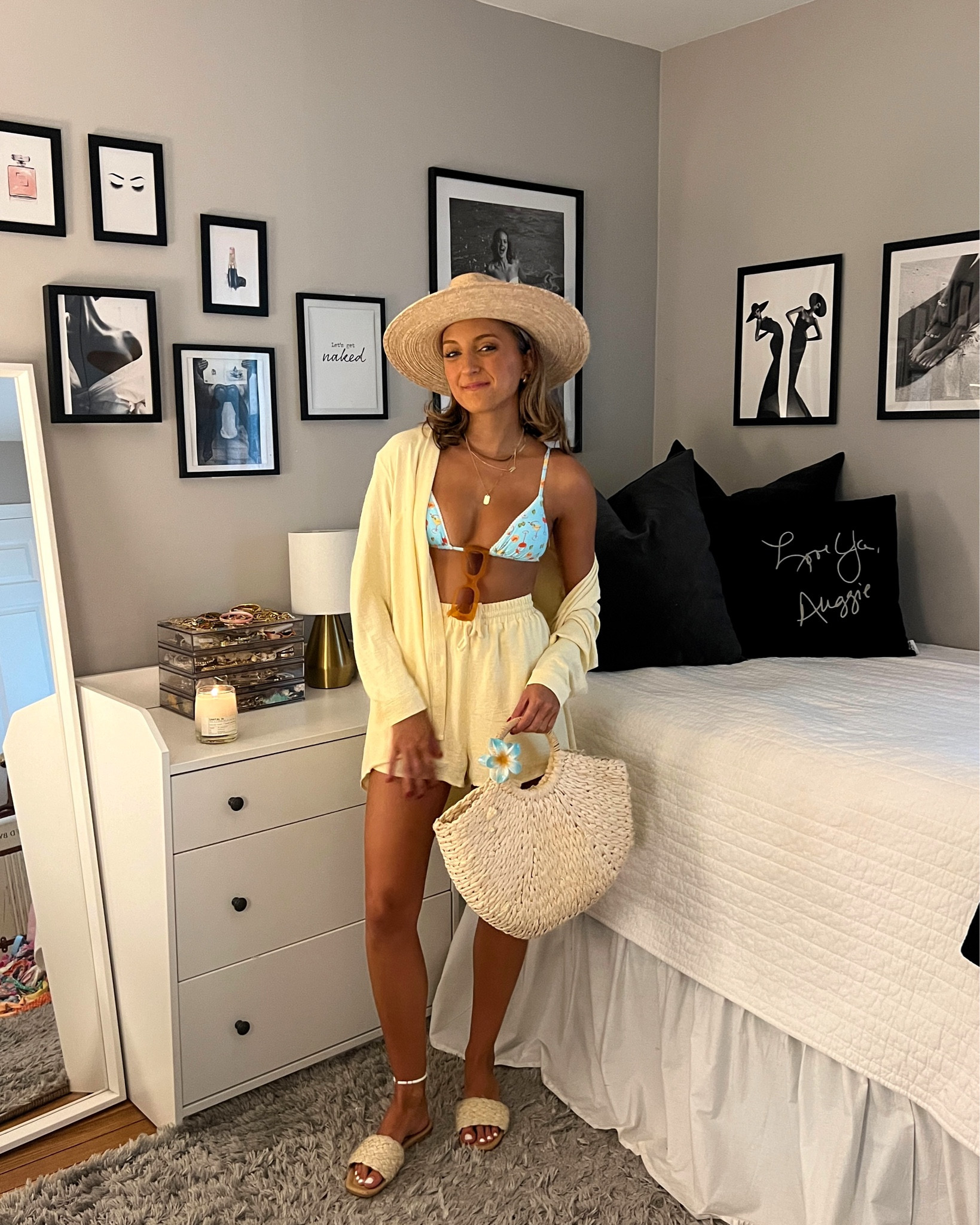 Italy outfit idea, Europe outfit idea 💛 love this linen set/vacation outfit for my Amalfi Coast trip!