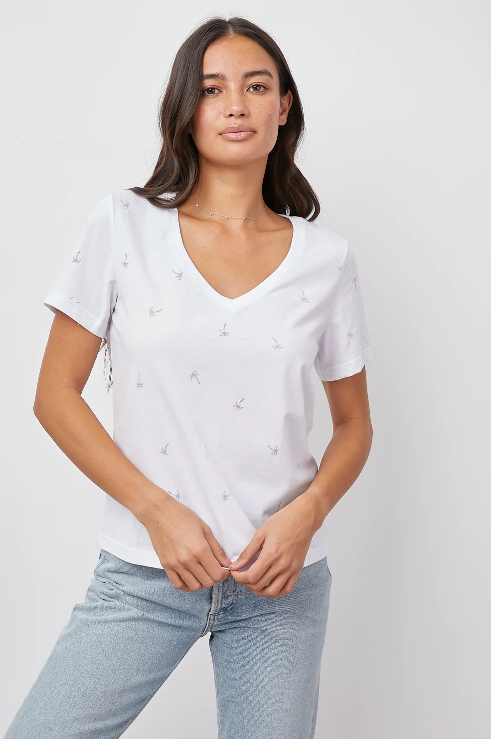 THE CARA V NECK - WHITE PALMS | Rails