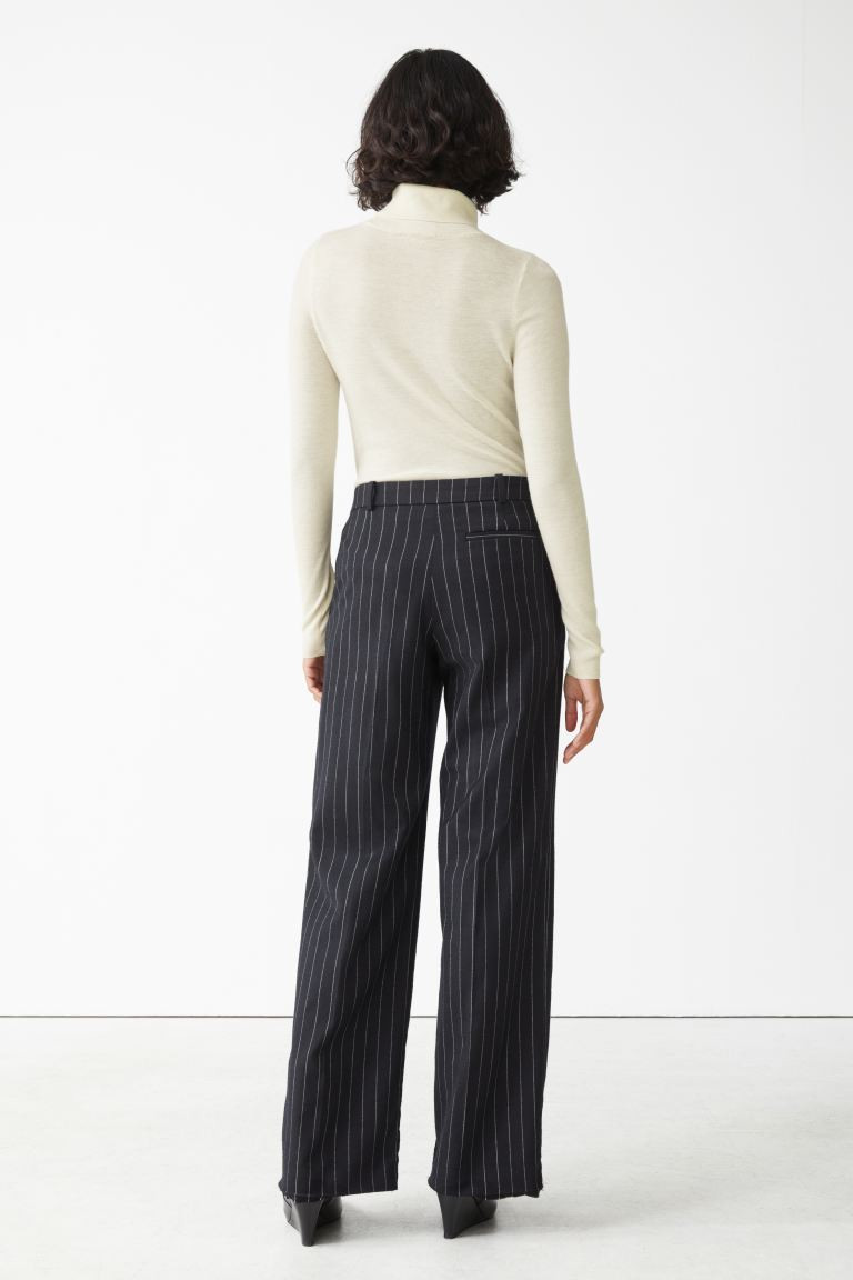 Gerade geschnittene Hose mit Bügelfalten | H&M (DE, AT, CH, NL, FI)