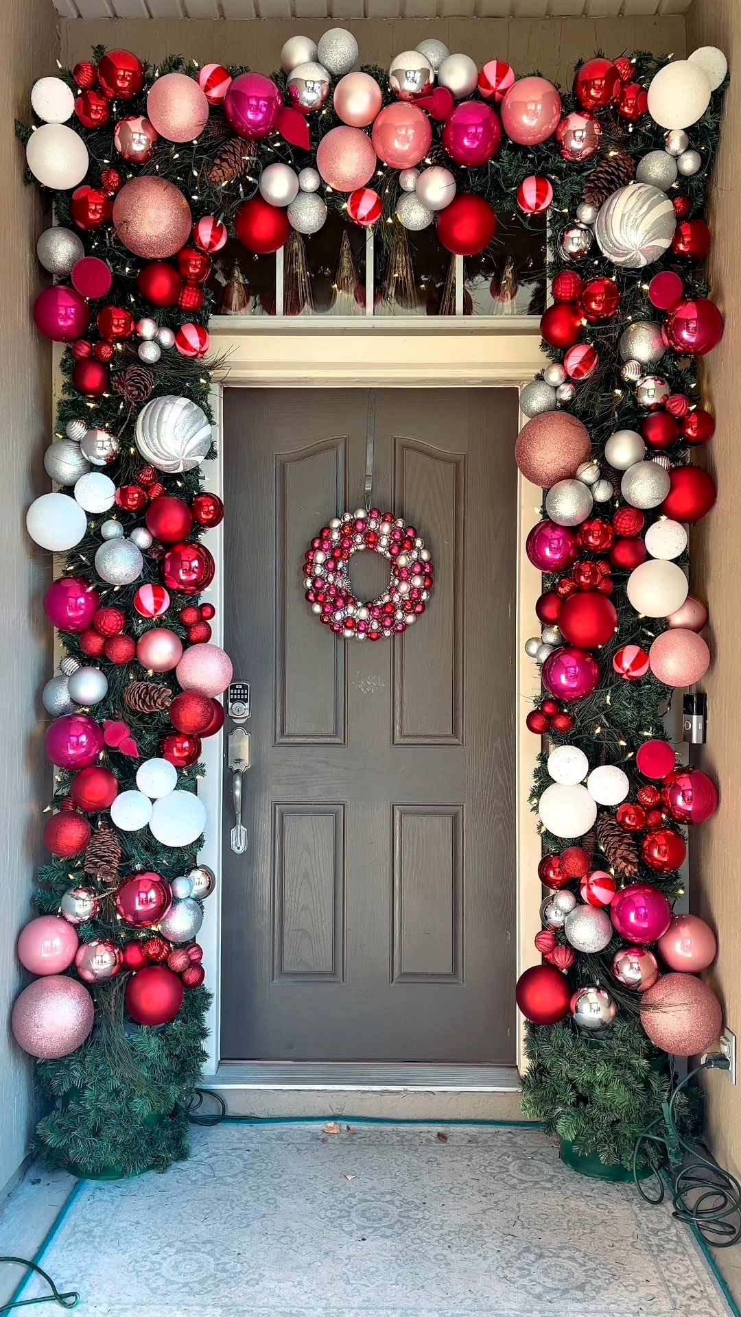 Festive home decor for Christmas or Valentine’s Day!



#LTKHome #LTKHoliday #LTKGiftGuide