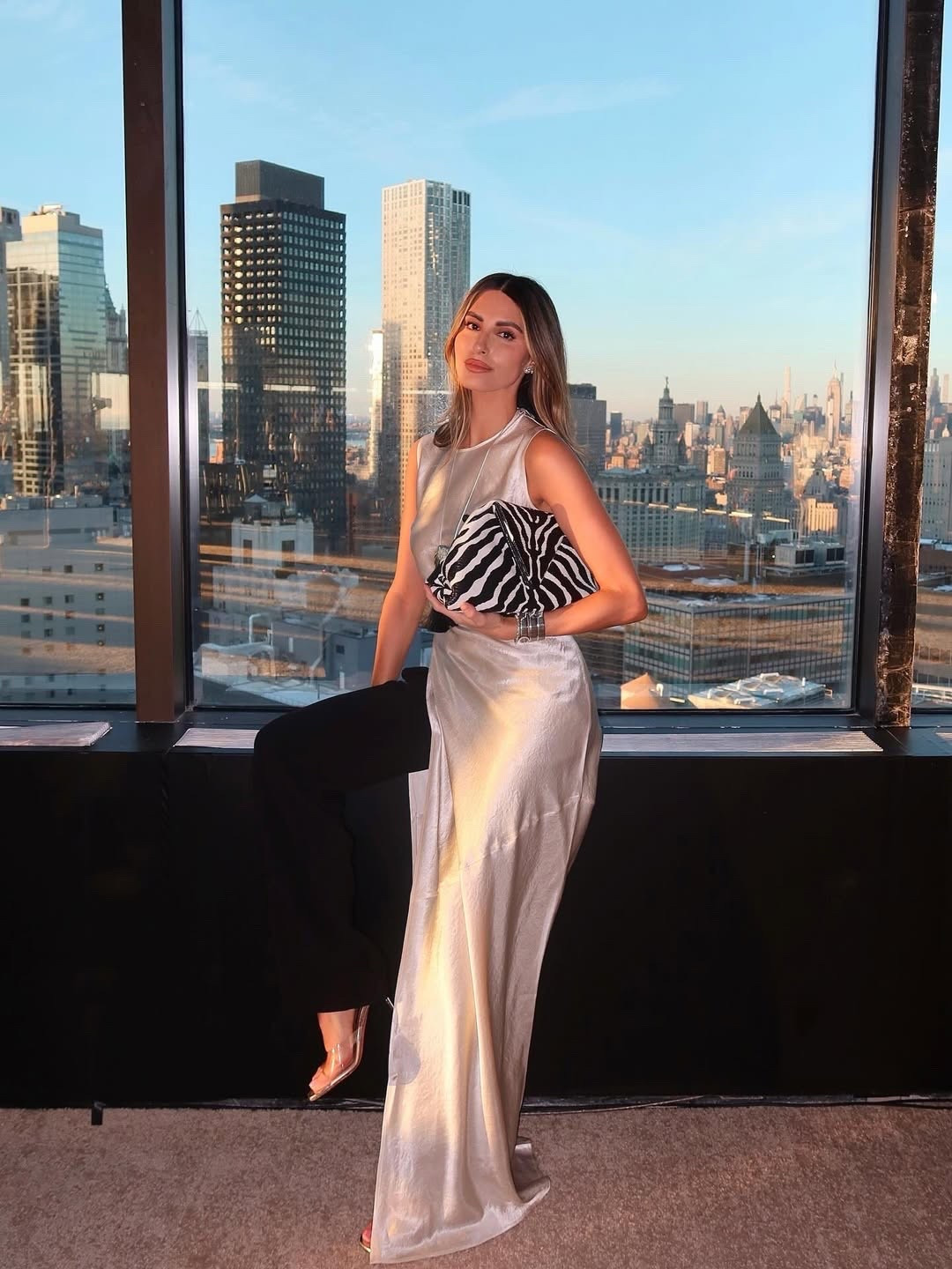 Recent outfit 🖤 My clutch is Bottega!

#LTKootd