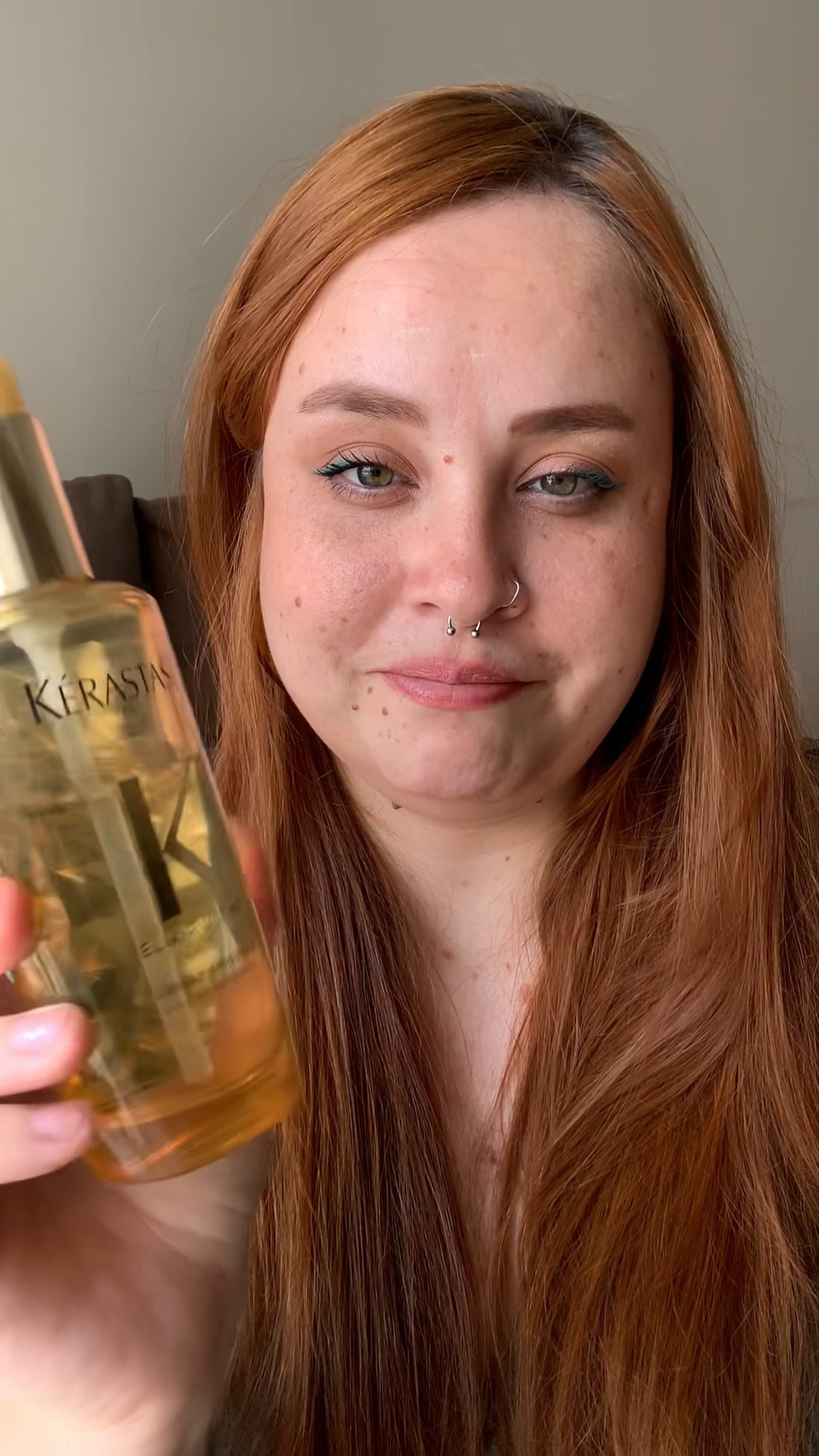 Meu cabelo está com as pontas bem sofridas e o jeito que encontrei pra salvar ele é o óleo Elixir Ultime, da Kérastase 🤍 fica bem macio e levinho

#LTKFind #LTKbrasil #LTKbeauty