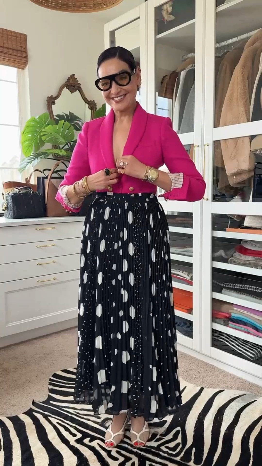 polkadots with a pop of color!


#LTKootd #LTKU #LTKOver40