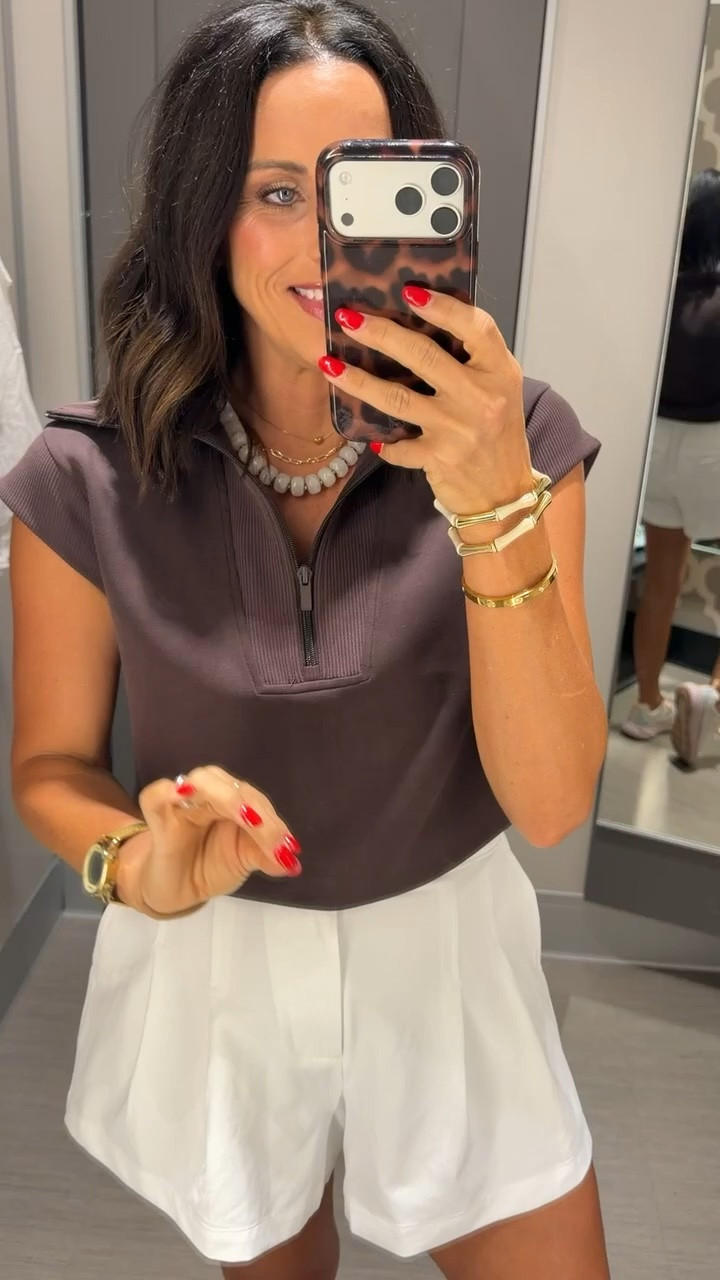 Chocolate brown is having a moment 🤎 This pullover is so flattering and easy to style for fall. Wearing my true size XS!

Hashtags:
#TargetStyle #TargetFinds #TargetFashion #TargetNewArrivals #FallStyle #NeutralOutfit #ChocolateBrown #OOTD #EverydayStyle #AffordableFashion #LTKStyle #LTKFashion #StyleInspo #CapsuleWardrobe #CasualStyle
