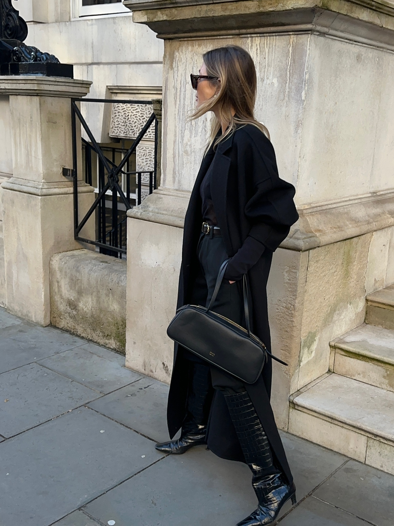 All black winter look
Casual chic 
Office wear 
City look 

#LTKCyberWeek #LTKstyletip #LTKluxury