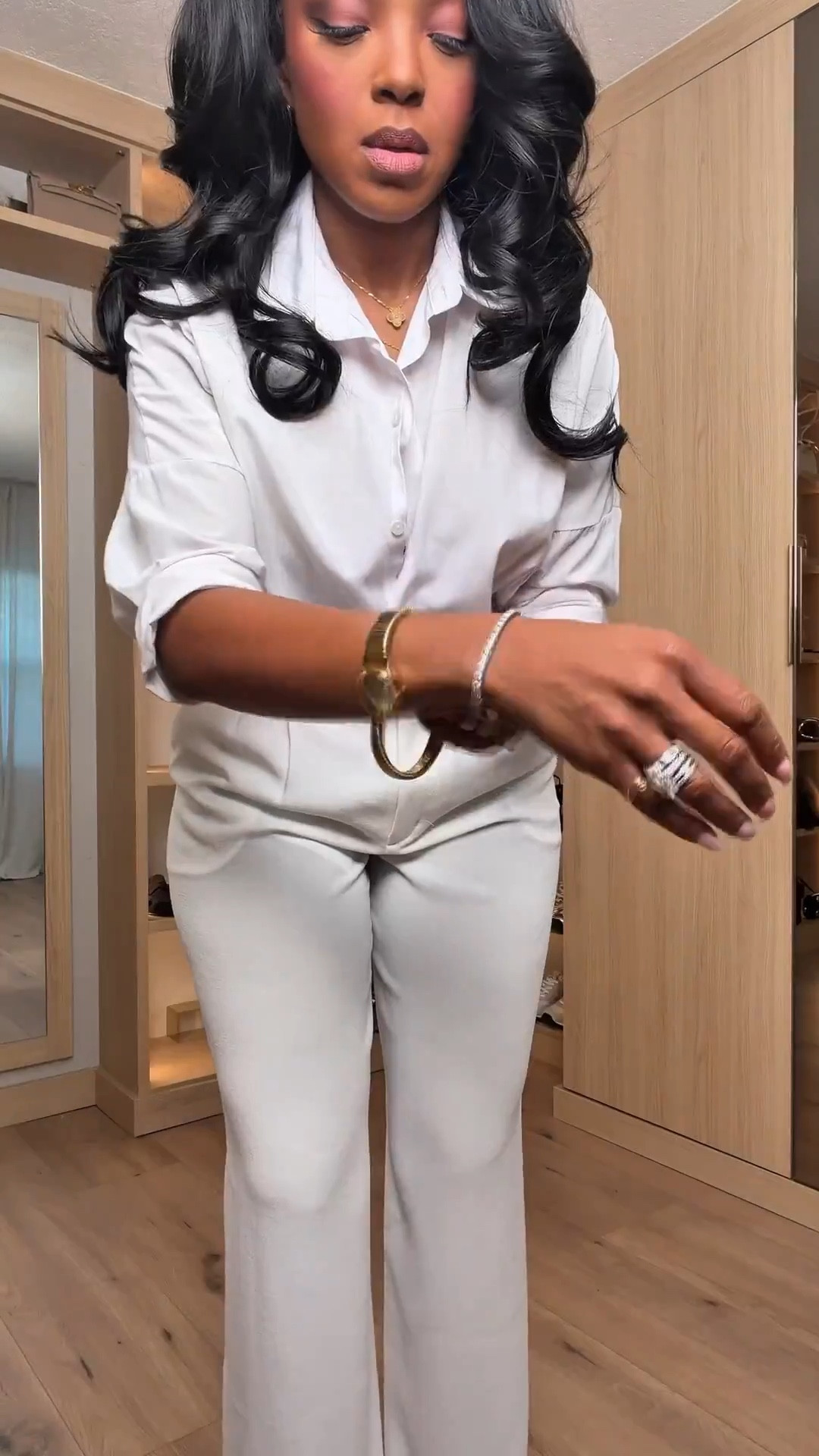 Spring workwear that actually looks good — these 5 office-ready outfits prove you don’t have to sacrifice style for professionalism. Polished basics, elevated layers, and versatile pieces that mix and match across your entire closet. The cost per wear on these is unmatched.

Each look is designed to go from desk to dinner without a full outfit change. Clean silhouettes, flattering cuts, and neutral tones that work across any dress code — whether your office is corporate or business casual.

Perfect for the office, client meetings, presentations, work dinners, or spring networking events.

Wearing a size Small across all pieces.
Measurements: 5’4” | 140 lbs | 36D bust | 27” waist | 40” hips

Spring work outfits, office outfit ideas, business casual women, chic workwear, spring corporate style, polished office looks, professional spring outfits, elevated basics, 9 to 5 fashion, women’s work style

