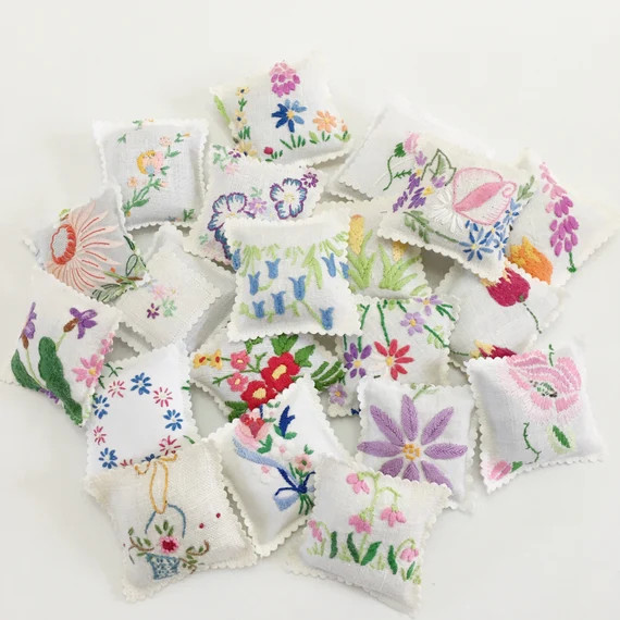 5 Dried Lavender Sachets Embroidered Sachets Vintage Linens | Etsy | Etsy (US)