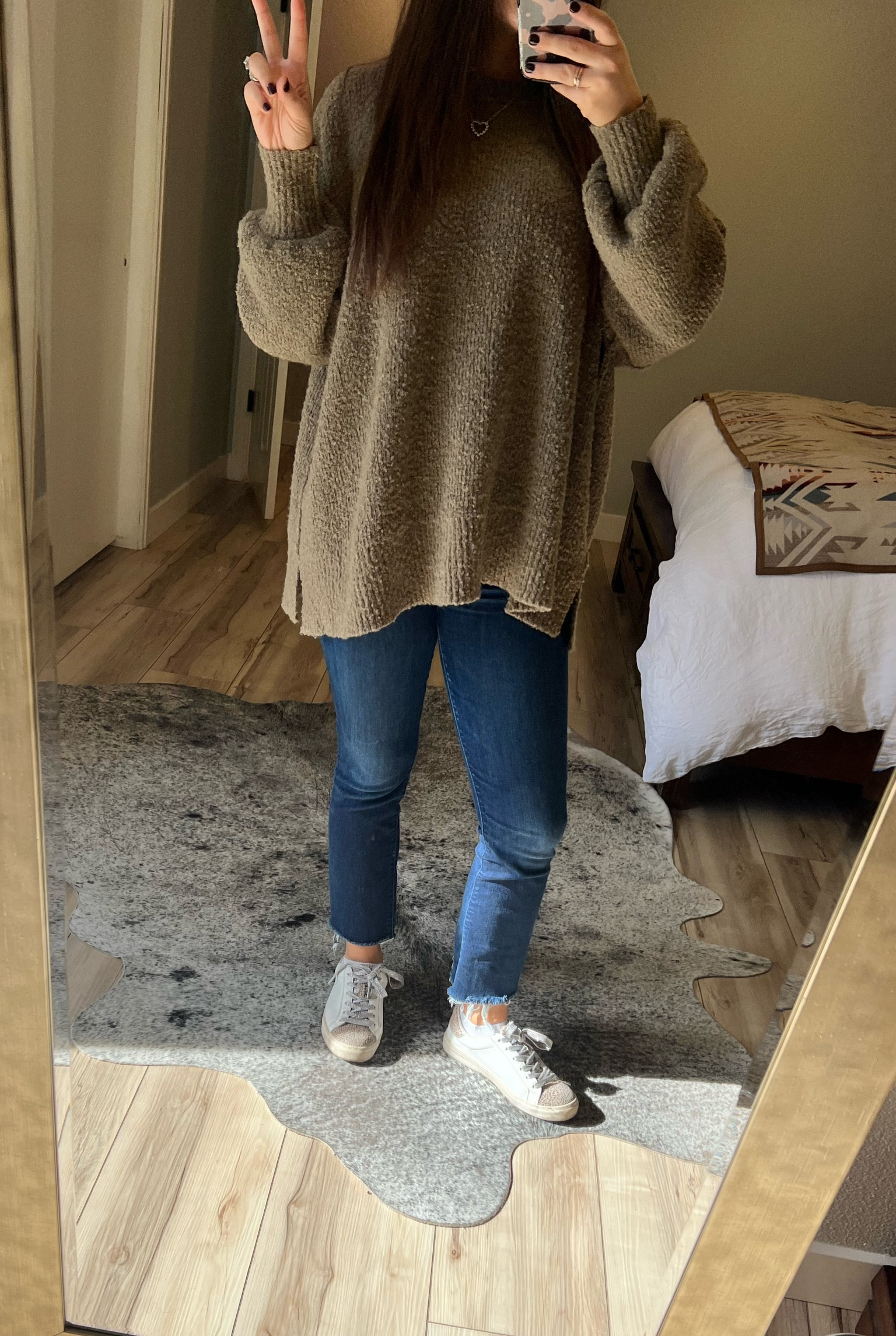 #jeans #sweater #thanksgiving #casual #sneakers

#LTKSeasonal #LTKHoliday #LTKStyleTip